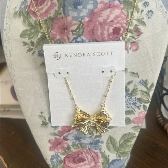 Kendra Scott Gold Bow Pendant Necklace - Picture 1 of 4